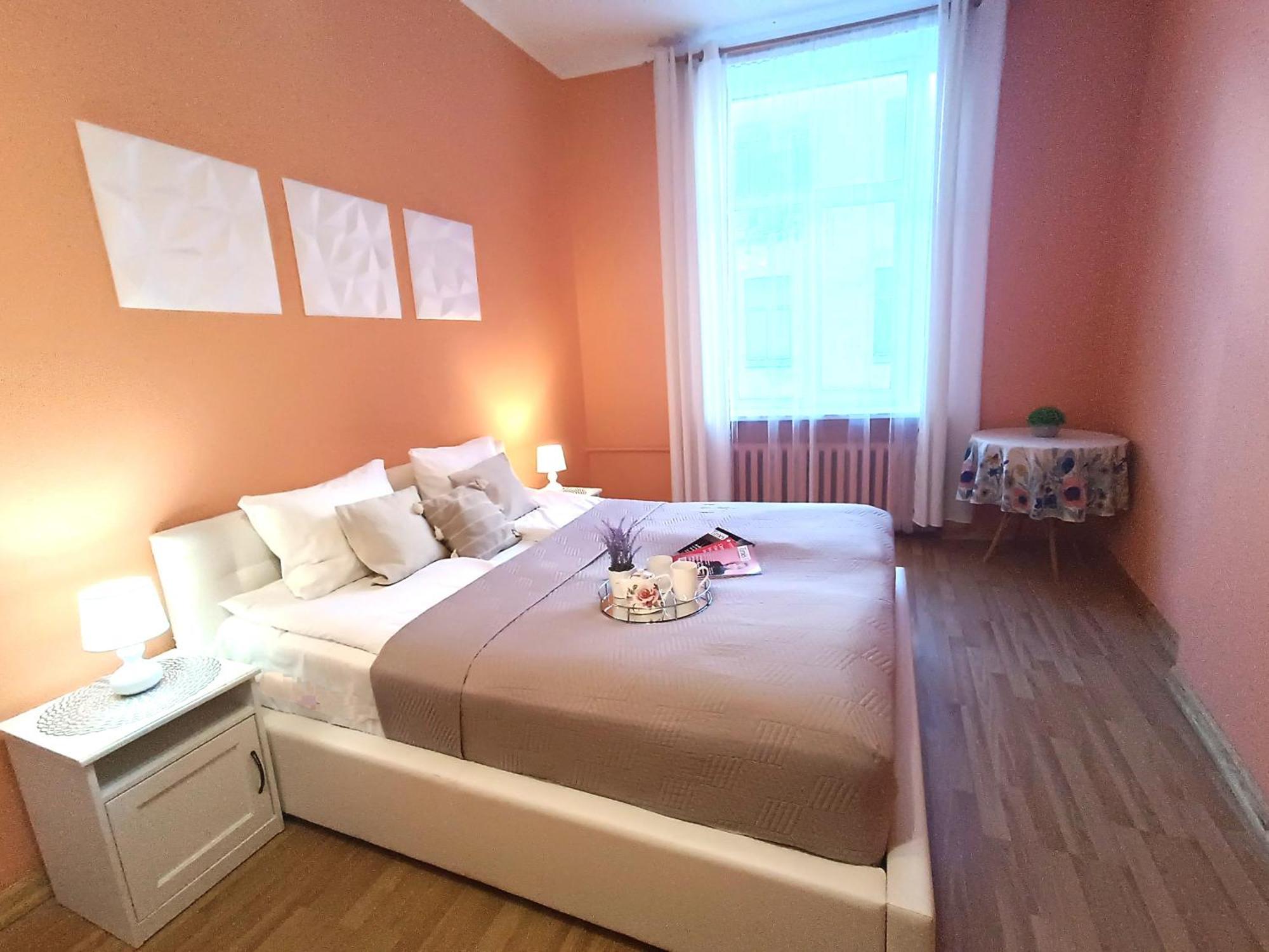 Spacious Old Town Family Peachy 2 Bedrooms Apartment, Nearby The Riga Presidential Castle Εξωτερικό φωτογραφία